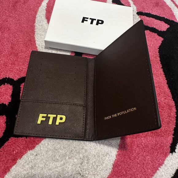 FTP Logo Repeat Card Holder – One Size – Brand New - Picture 3 of 7